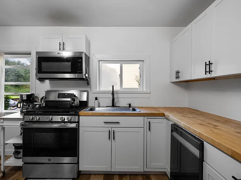 1420 Randolph St — Photo 37