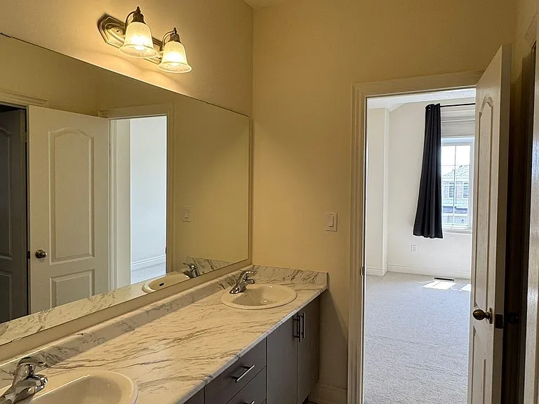 172 Bloomfield Cres — Photo 13