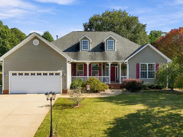 44 Sacha Ln, Travelers Rest, SC 29690