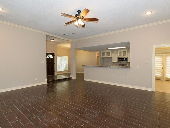 4th image of 6897 Rosewood Dr