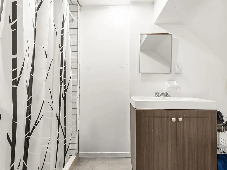 64 Brighton Ave #B — Photo 8