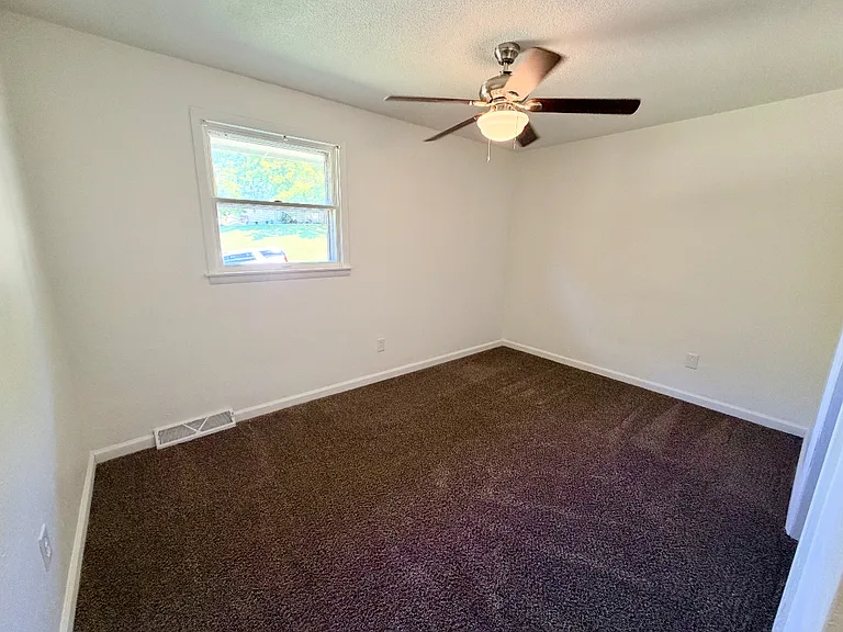 1827 Georgia St — Photo 13