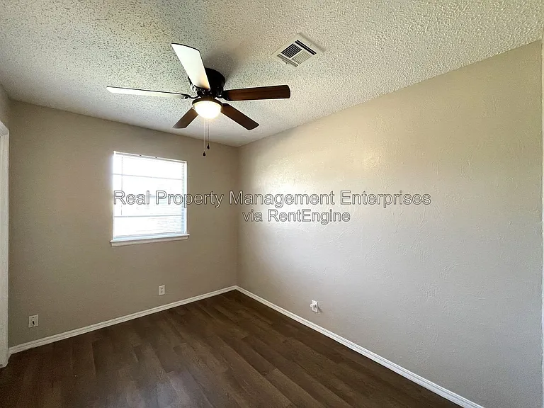 609 S Meadow Ln — Photo 11