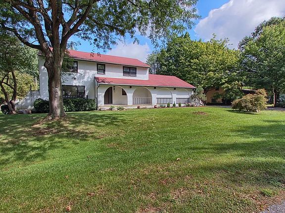 2nd image of 5872 Cummington Pl