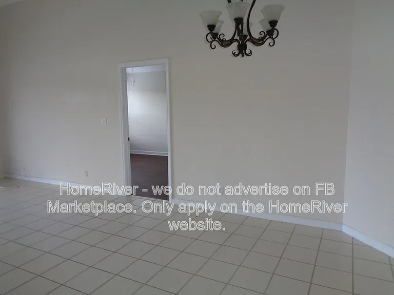 7512 Stirling Bridge Blvd N — Photo 14