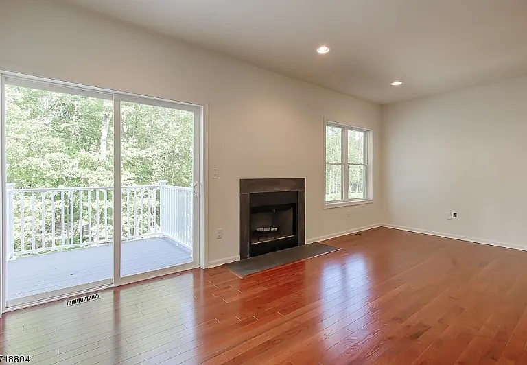 15 Decroce Ct — Photo 10