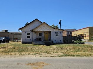 244 L St, Riddle, OR 97469