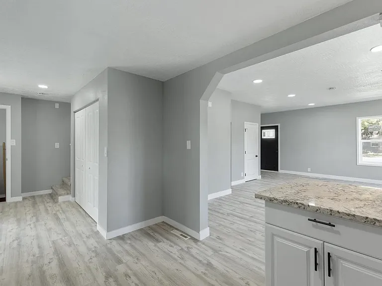1031 Birch Ave — Photo 14