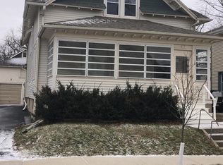 213 S Cross St, Oconomowoc, WI 53066