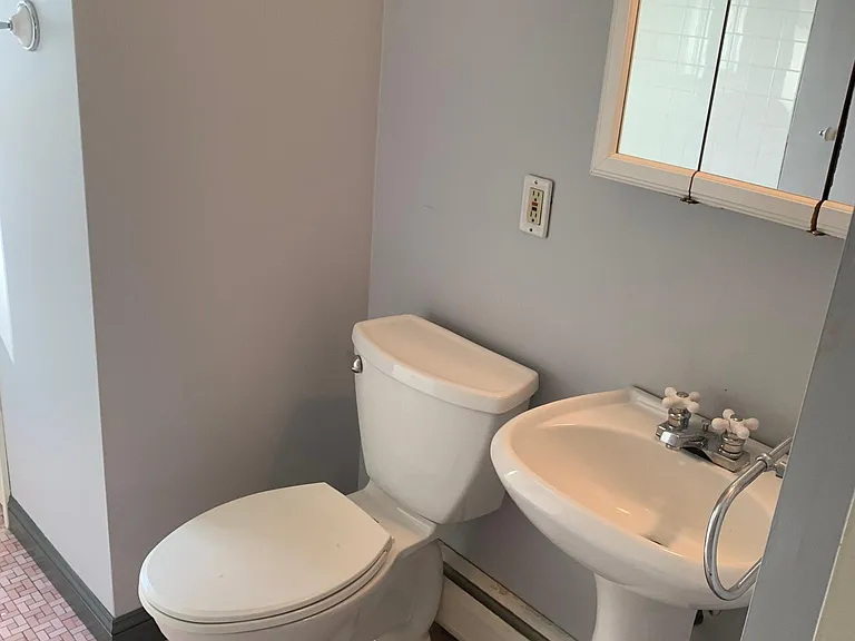 6 W Saint Andrews St #1 — Photo 8