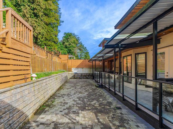 5029 Marine Dr, Burnaby, BC V5J 3G5