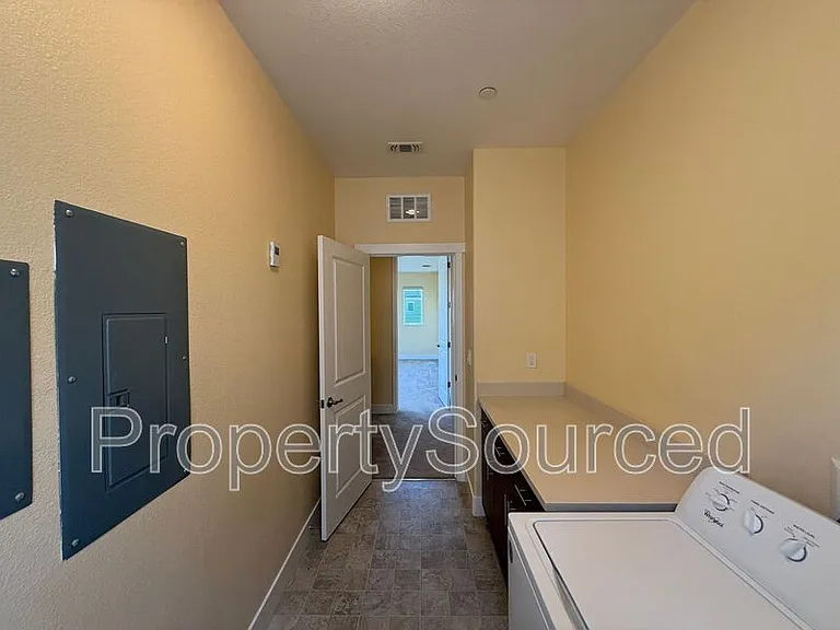 18517 Admiral Way — Photo 41