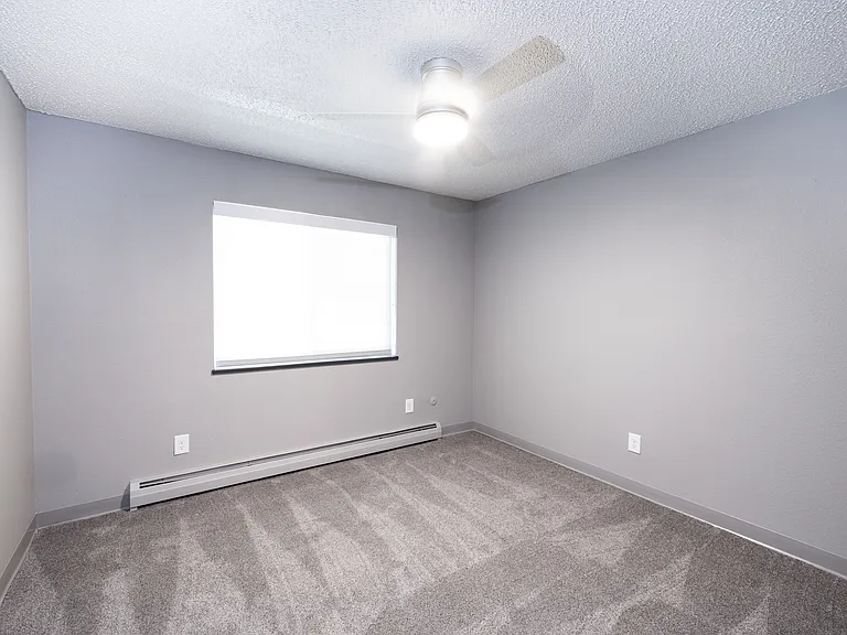 Caesar Square Apartments — Photo 9