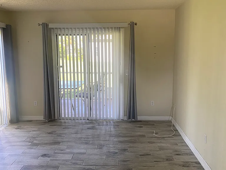 471 Insull Ct — Photo 25