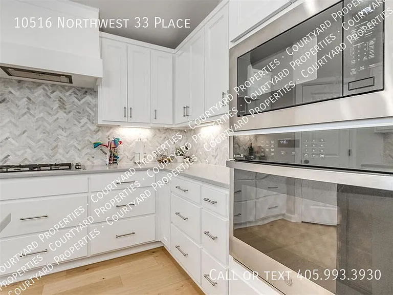 10516 NW 33rd Pl — Photo 37