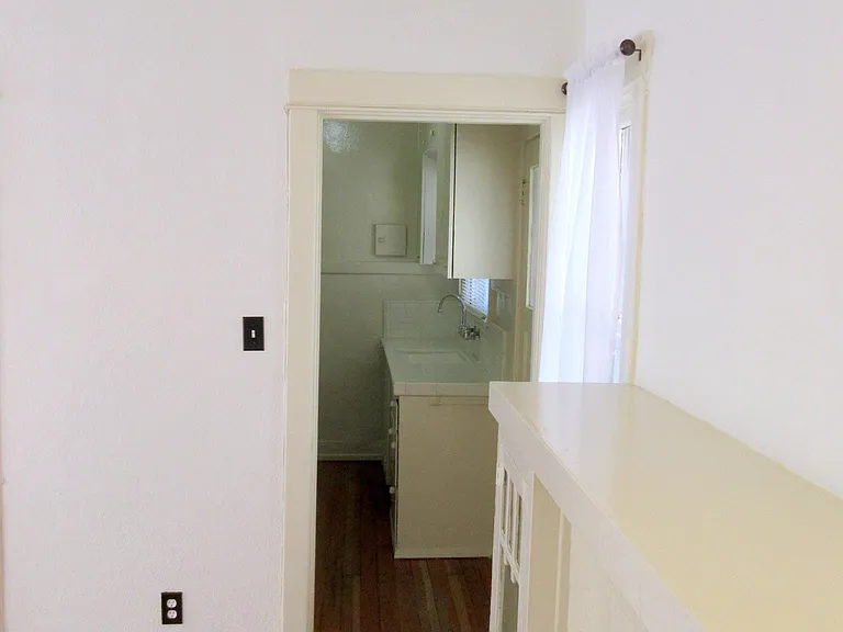 1135 Lodi Pl #2/5 — Photo 9