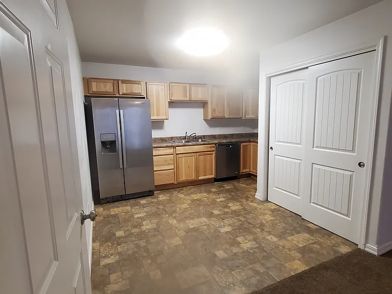 16 Diane Rd #D — Photo 2