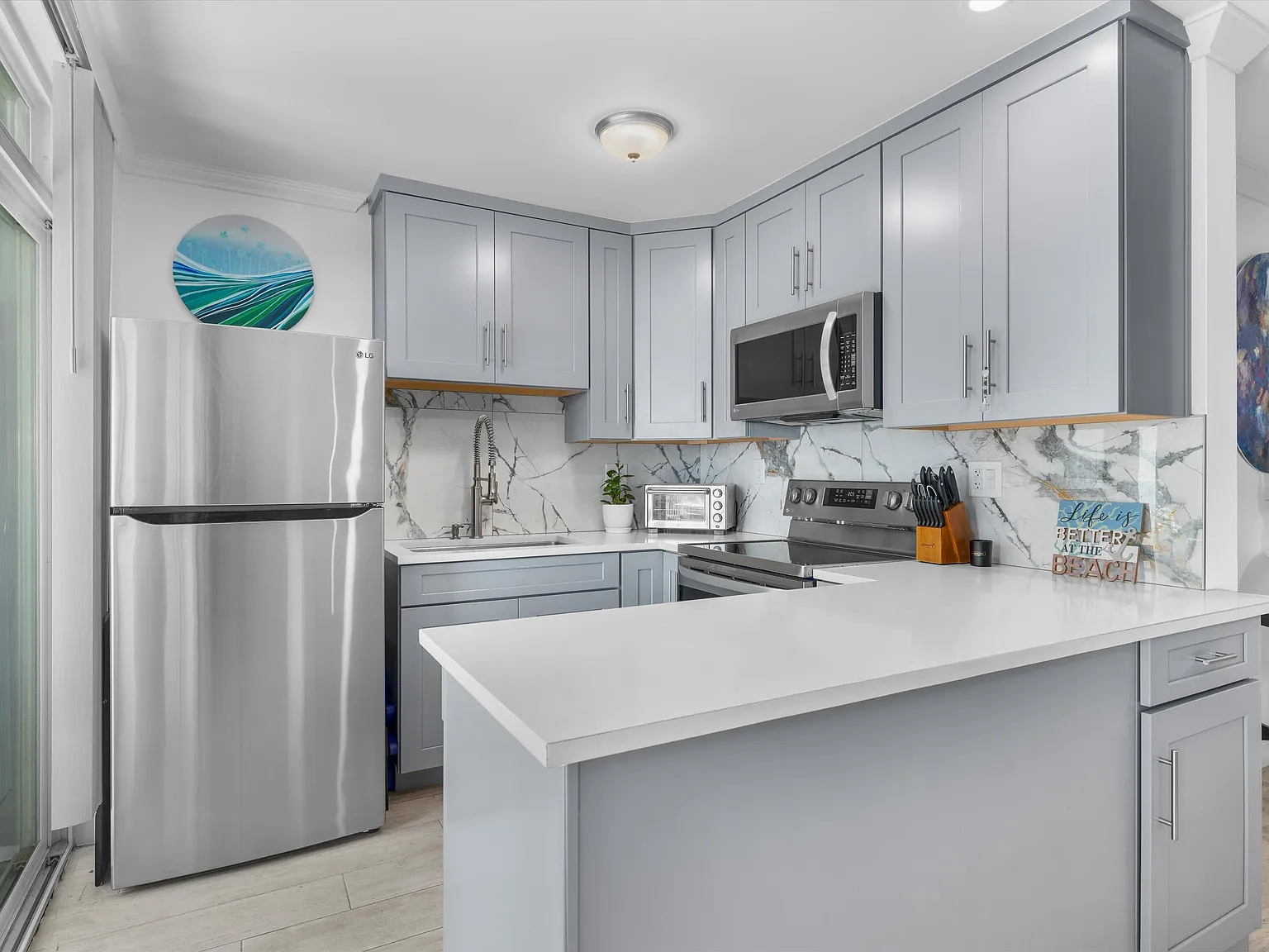 Studio, 571 sqft, $3,200 — Photo 4