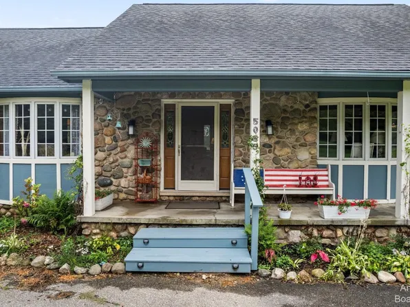 5085 Earhart Rd, Ann Arbor, MI 48105