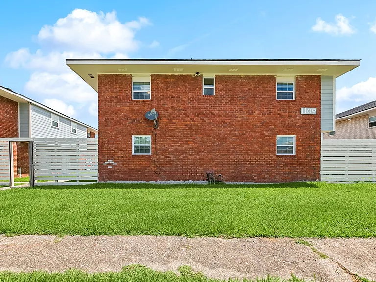 1116 Tallow Tree Ln #9 — Photo 12