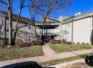 14316 Climbing Rose Way APT 102, Centreville, VA 20121