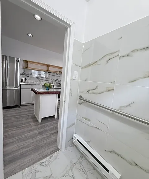 521 Sarah St — Photo 12