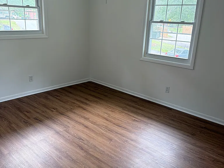 777 Jordan Ln — Photo 7