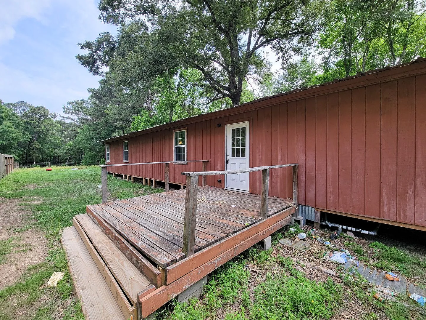 Experience the perfect blend of space, comfort, and country living with this charming 1-bedroom, ... — Photo 4
