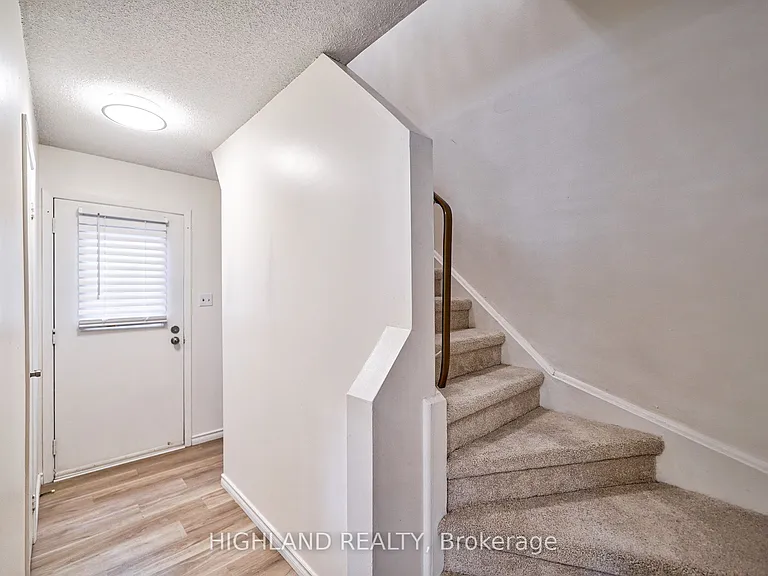 6455 Tisler Cres — Photo 14