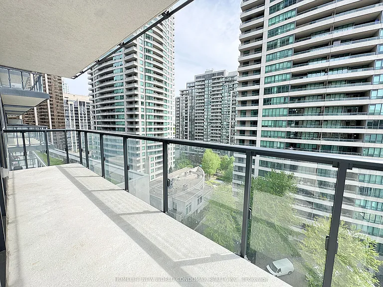 4955 Yonge St #806 — Photo 22