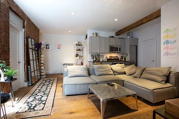 Rented by MNS | media 11