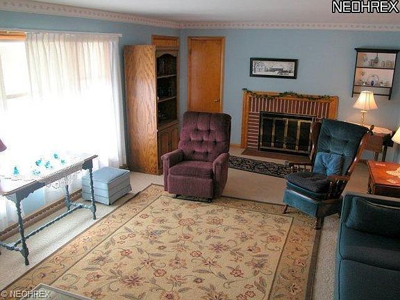 5th image of 2900 Meadowbrook Dr