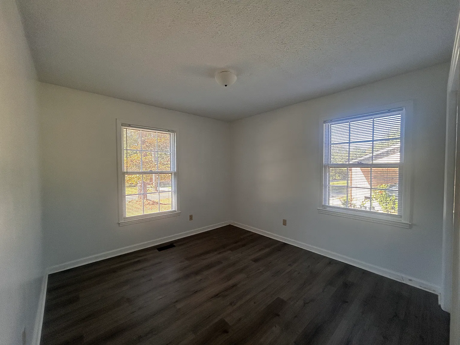 3 bed, 1305 sqft, $1,500 — Photo 3