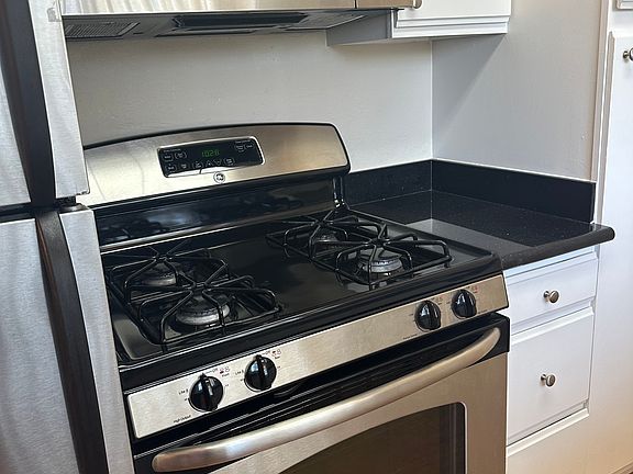 3rd image of 3053 Alma St #3077
