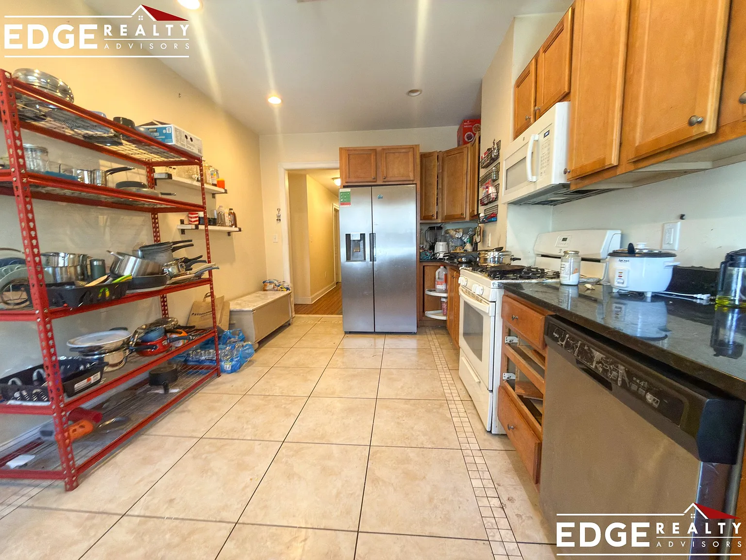 5 bed, 1500 sqft, $4,700 — Photo 2