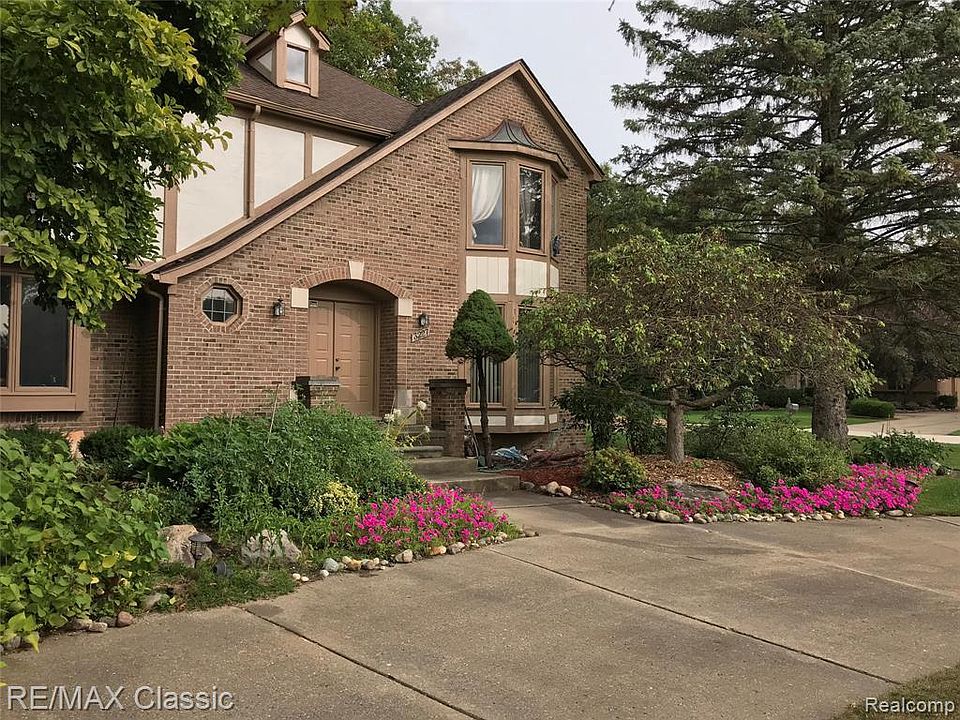 1st image of 3227 Twin Pond Ct