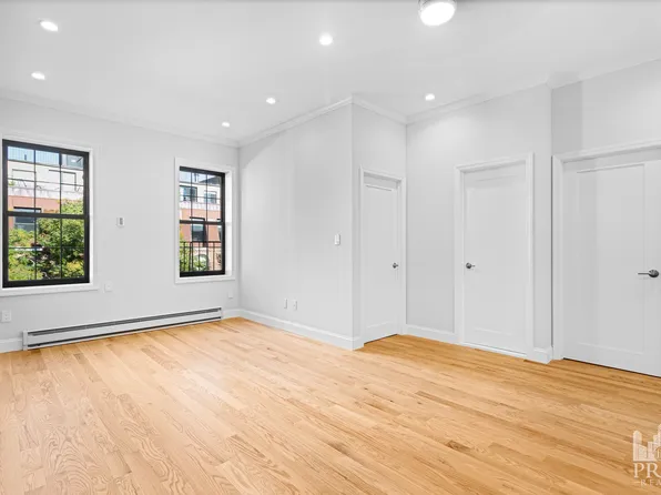 312 East 83rd Street image 1 of 12