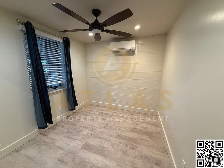 1241 Laurel St — Photo 3