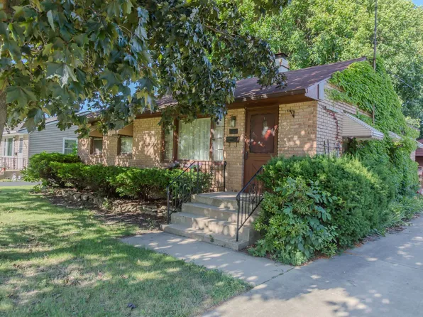 129 N Chase Ave, Bartlett, IL 60103