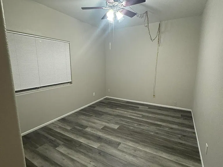 3216 N 109th Ave — Photo 13