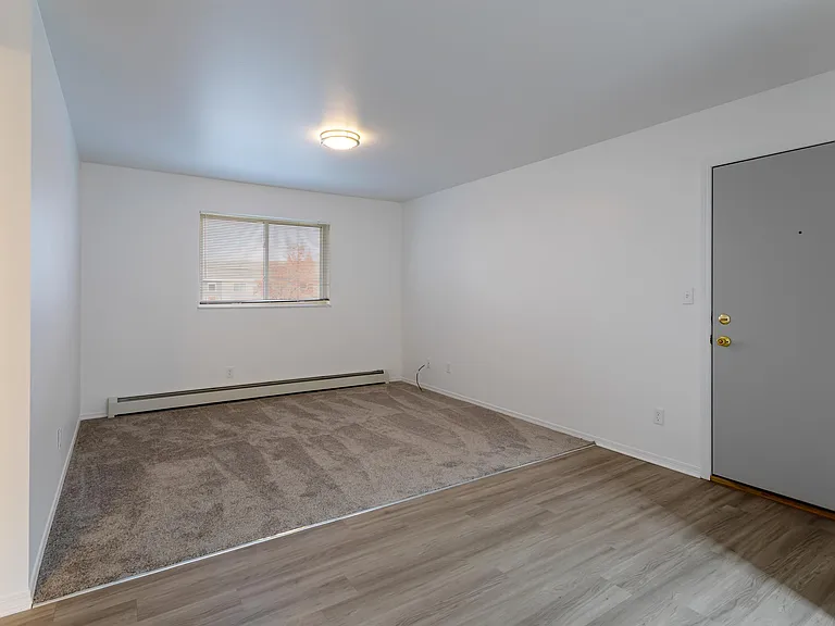 North Russell Apts-1650 N Russell — Photo 34