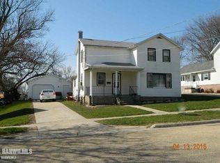 402 W Locust St, Lanark, IL 61046
