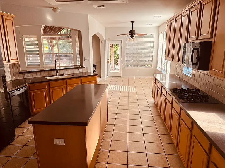 3813 Cedar Ridge Ct — Photo 4
