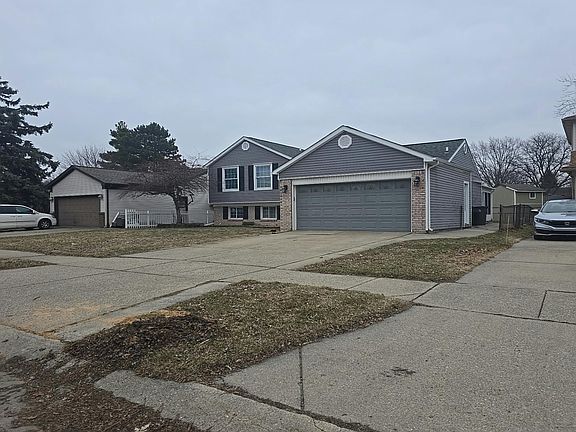 2nd image of 41830 Amberly Dr