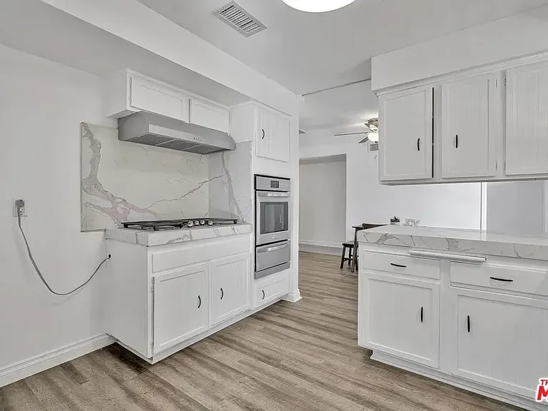 28040 Ermine Pl — Photo 18