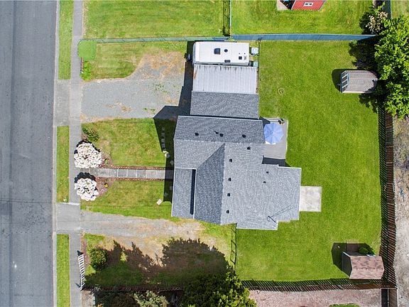 3rd image of 912 10th Ave SE