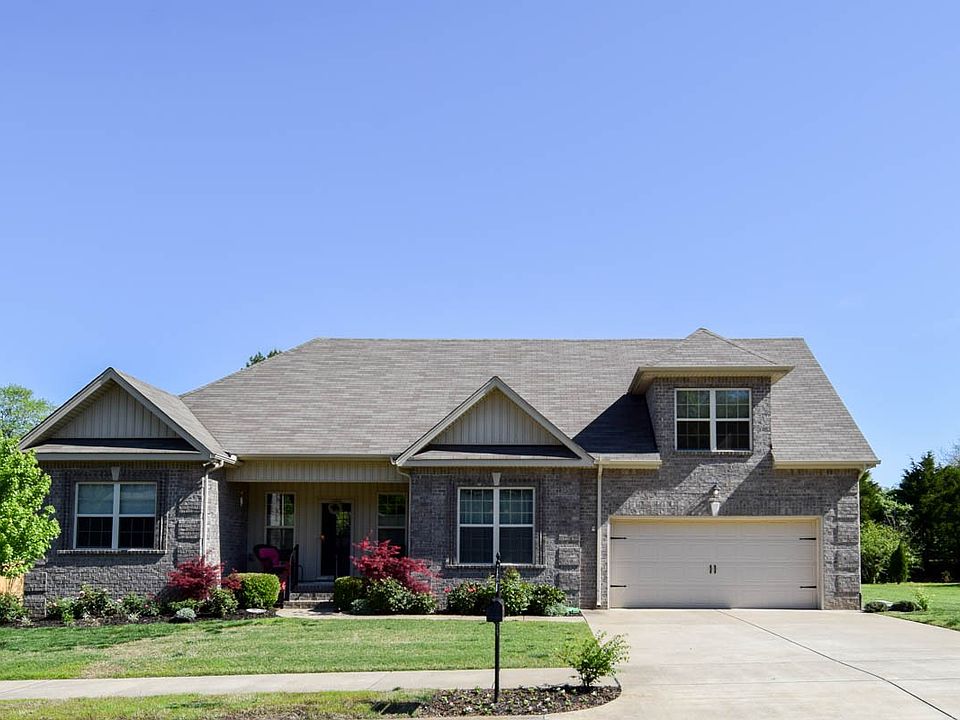 1st image of 220 Faraway Hills Dr