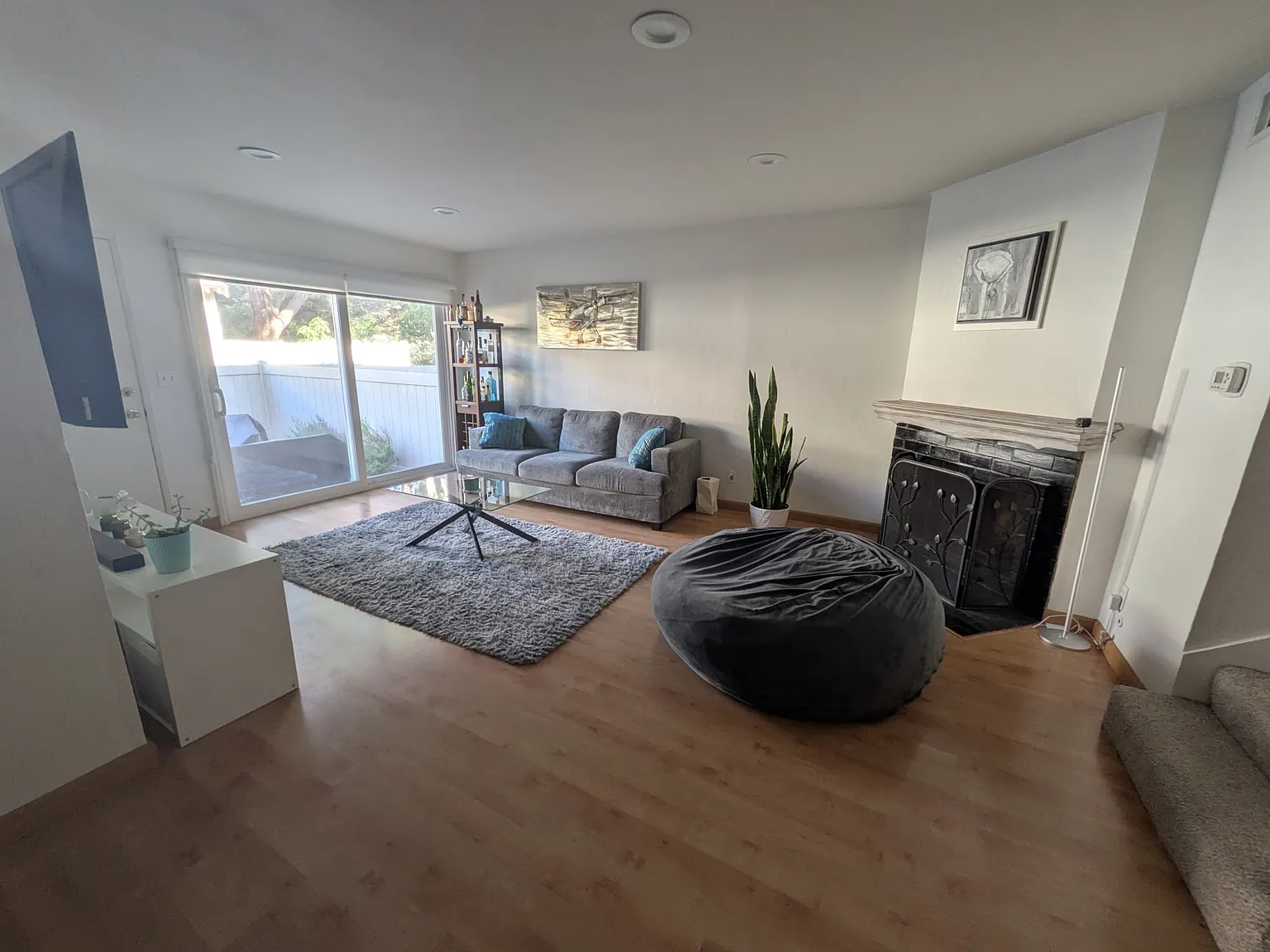 4 bed, 1307 sqft, $4,000 — Photo 1