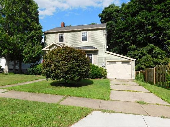 3rd image of 310 Bundy Ave