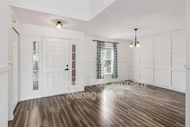 4 bed, 2.5 bath, 2817 sqft, $2,150 — Photo 4